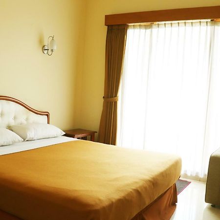 Puri Bernadi Guest House Lembang Εξωτερικό φωτογραφία