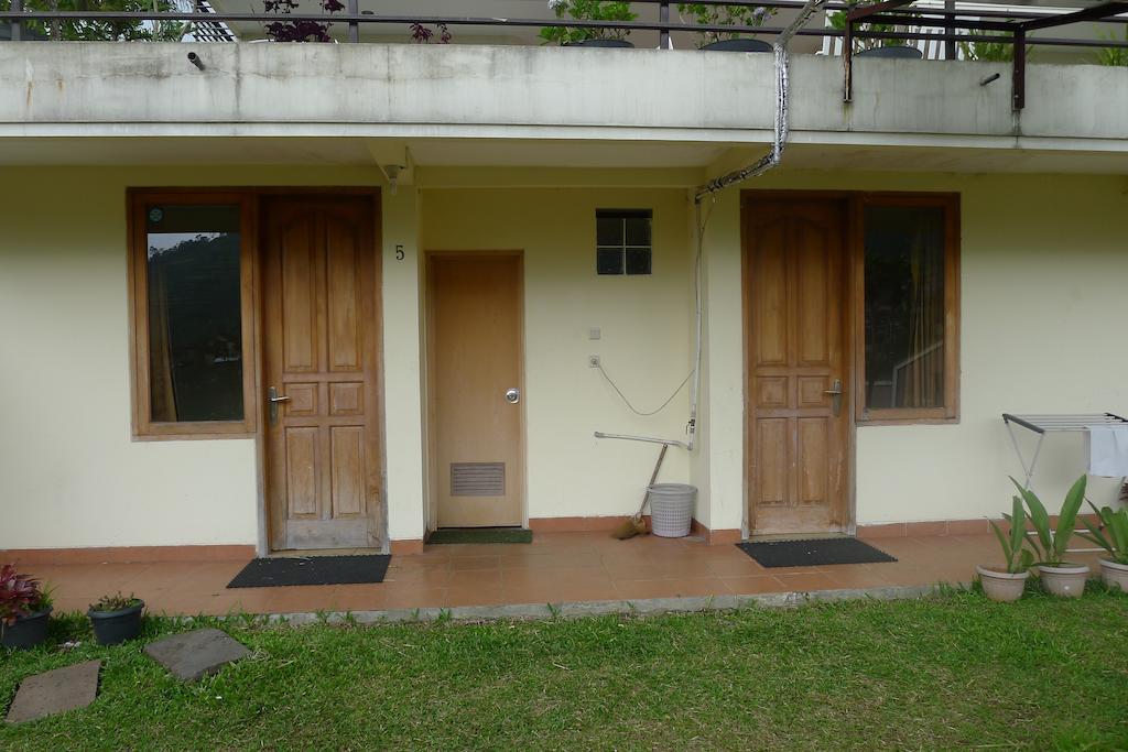 Puri Bernadi Guest House Lembang Δωμάτιο φωτογραφία