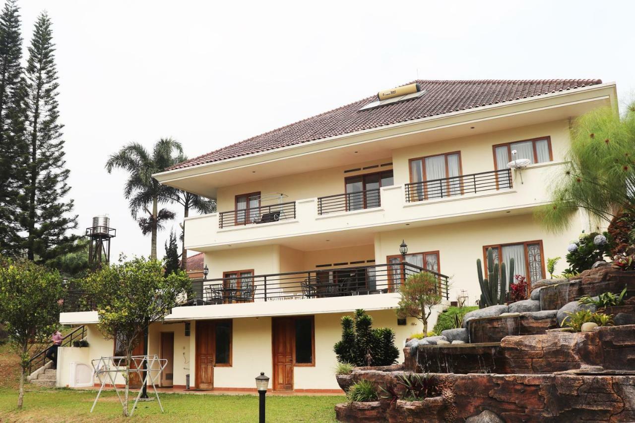 Puri Bernadi Guest House Lembang Εξωτερικό φωτογραφία