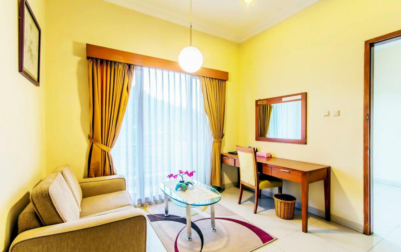 Puri Bernadi Guest House Lembang Εξωτερικό φωτογραφία