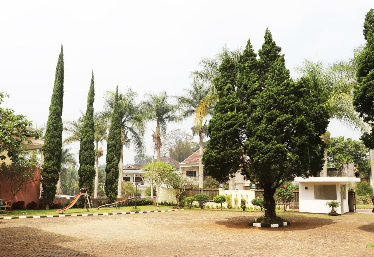 Puri Bernadi Guest House Lembang Εξωτερικό φωτογραφία