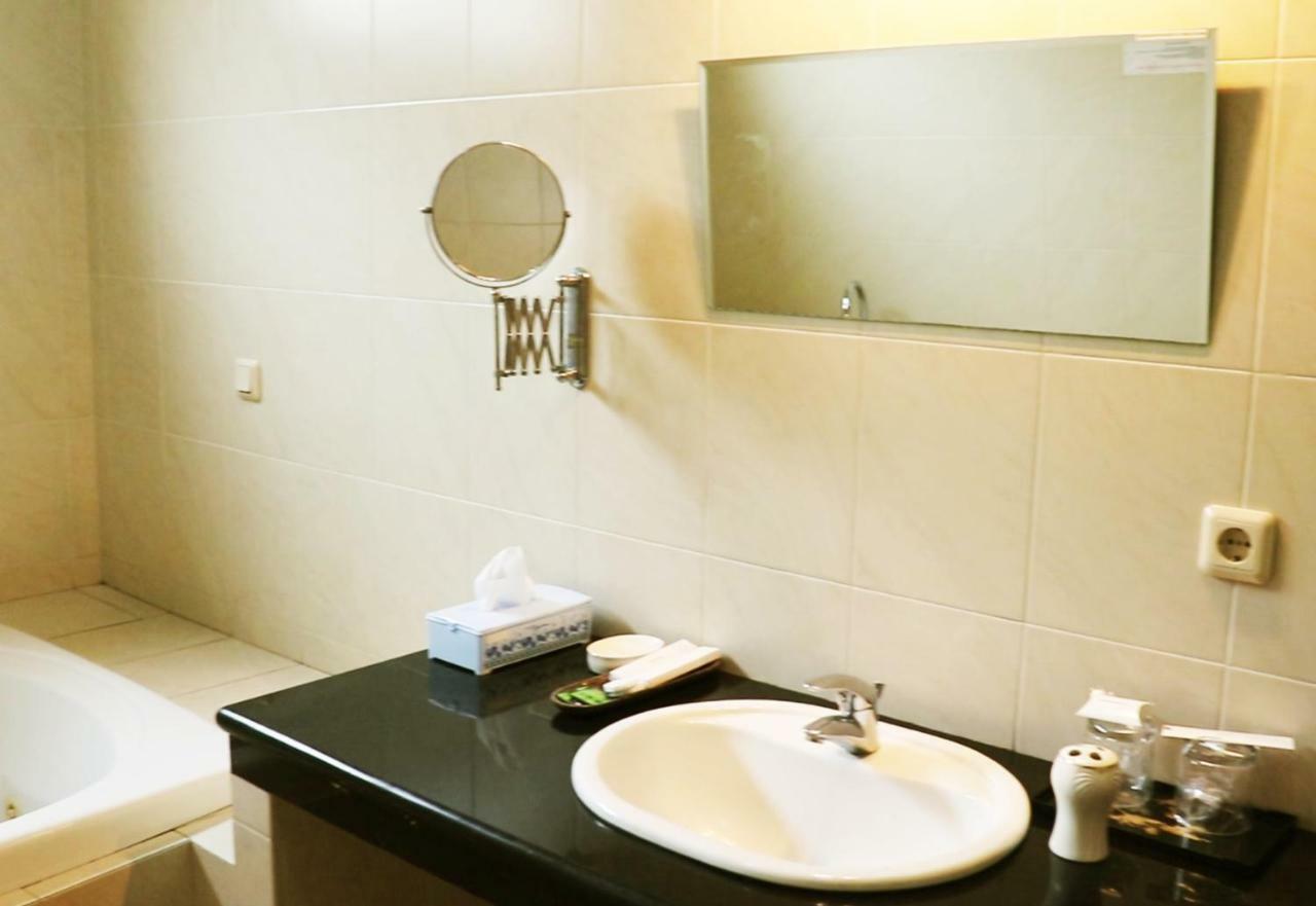 Puri Bernadi Guest House Lembang Εξωτερικό φωτογραφία